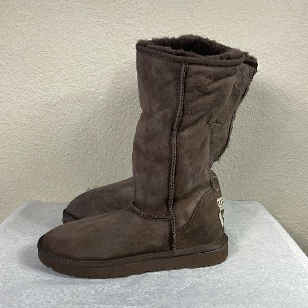 UGG Classic Tall Sheepskin Boot Brown Winter Soft Shearling Sz 7 - Picture 6 of 11
